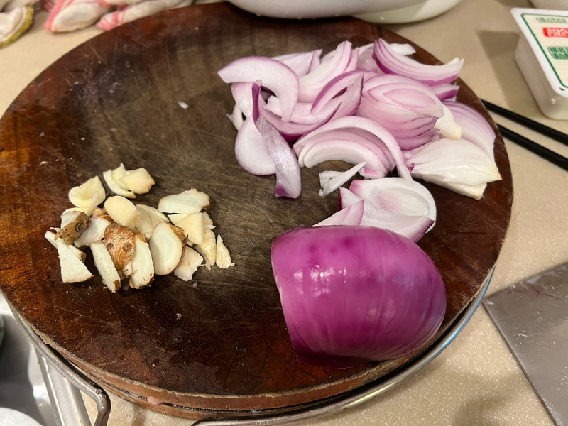 煎盐焗鸡煲