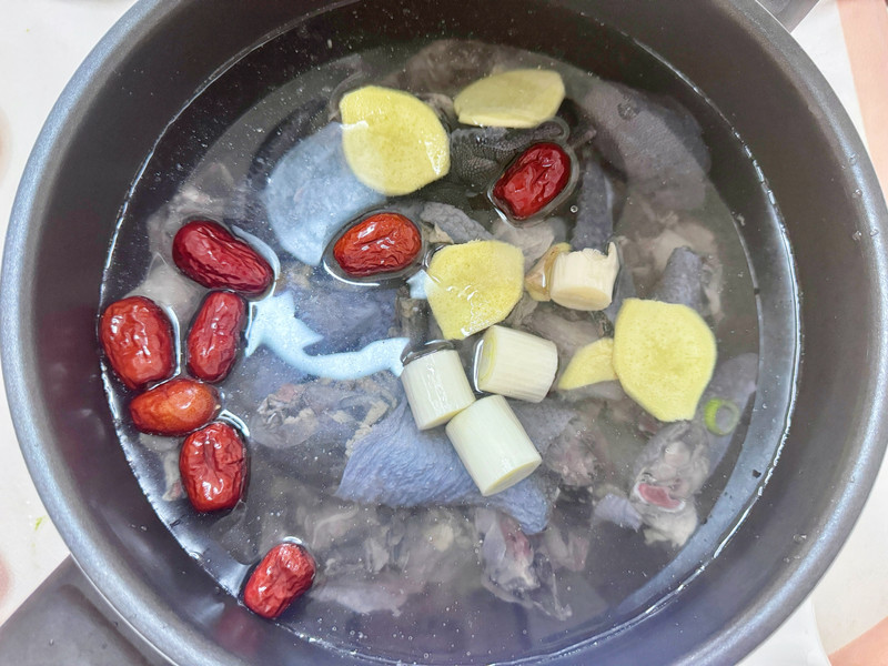乌鸡山药汤
