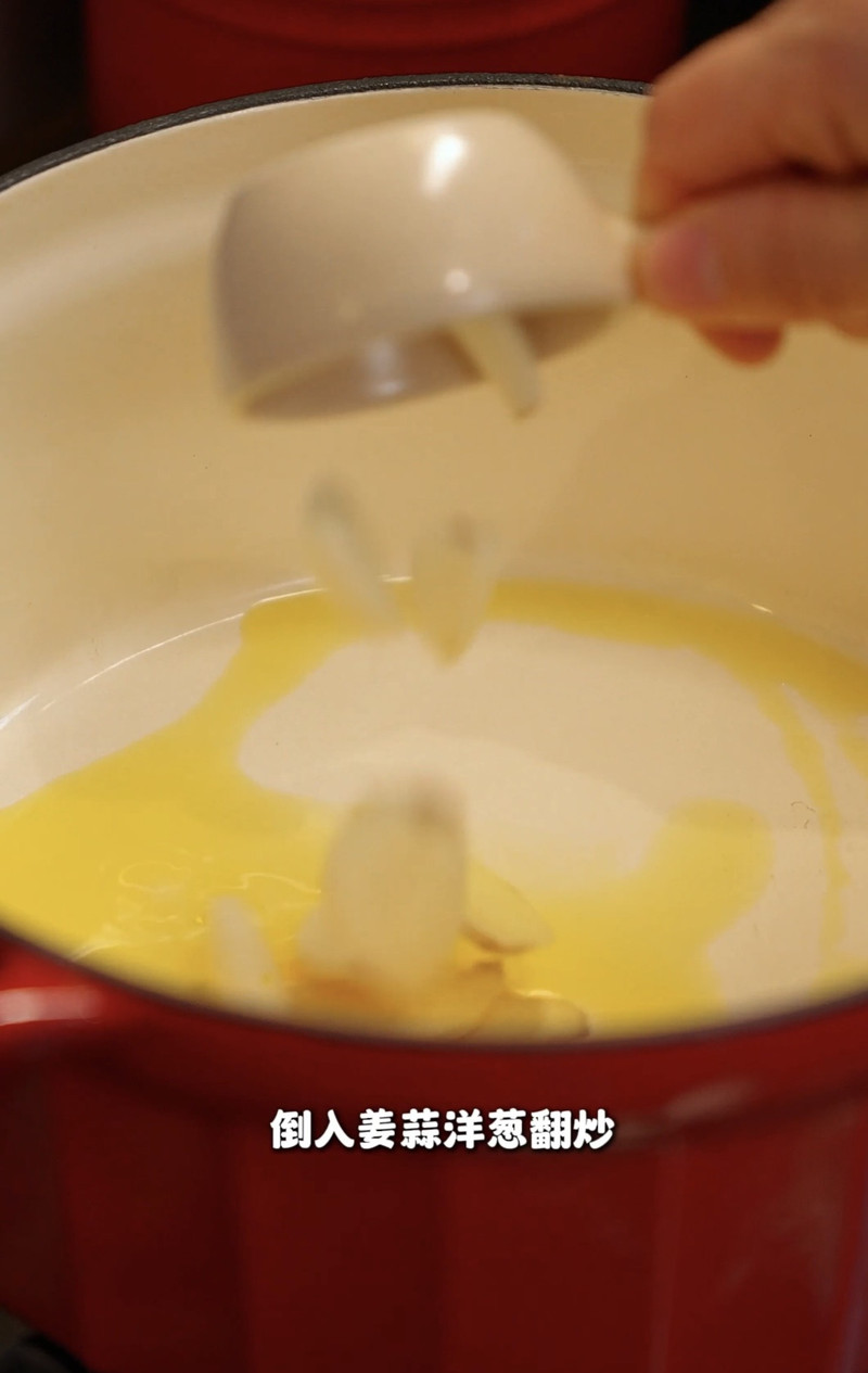 一锅鲜掉眉毛！无水鸡肉蔬菜锅的神仙吃法