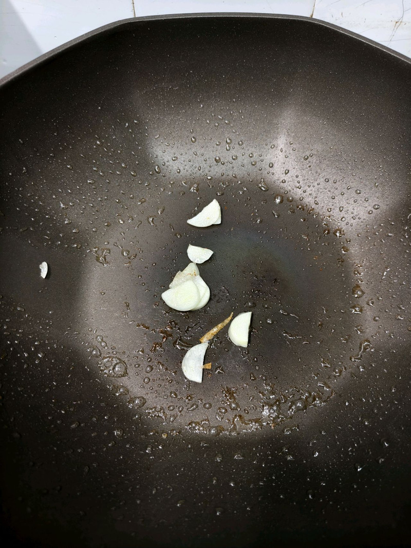辣椒和五花肉是绝配，米饭都不够炫了