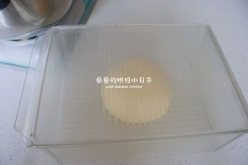一口香软爆浆的奶酪包