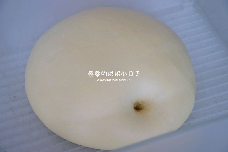 一口香软爆浆的奶酪包