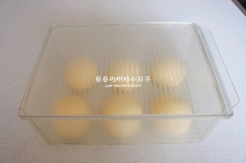 一口香软爆浆的奶酪包