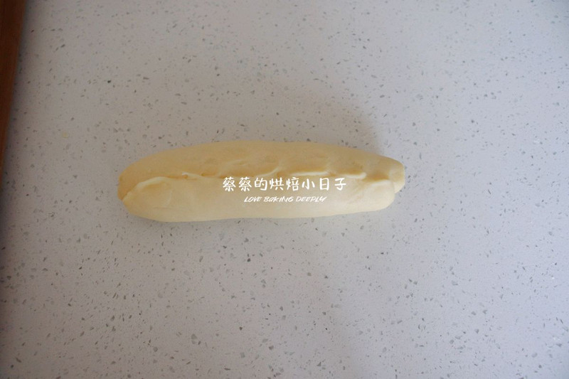 一口香软爆浆的奶酪包