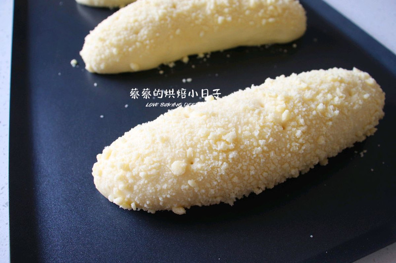 一口香软爆浆的奶酪包