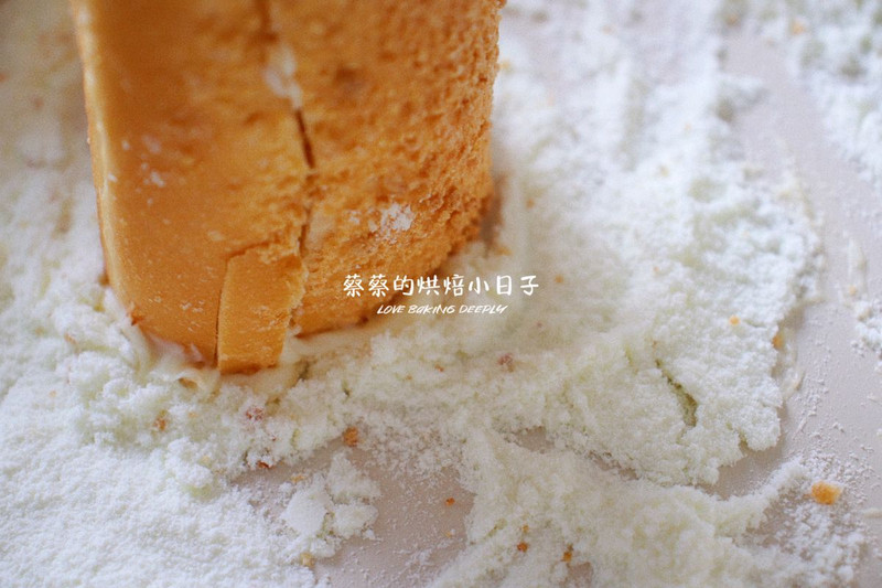 一口香软爆浆的奶酪包