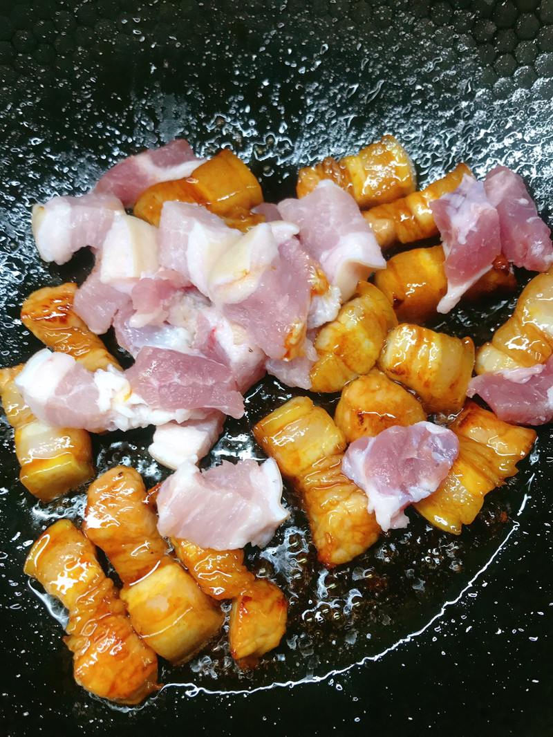 肥而不腻鹌鹑蛋红烧肉