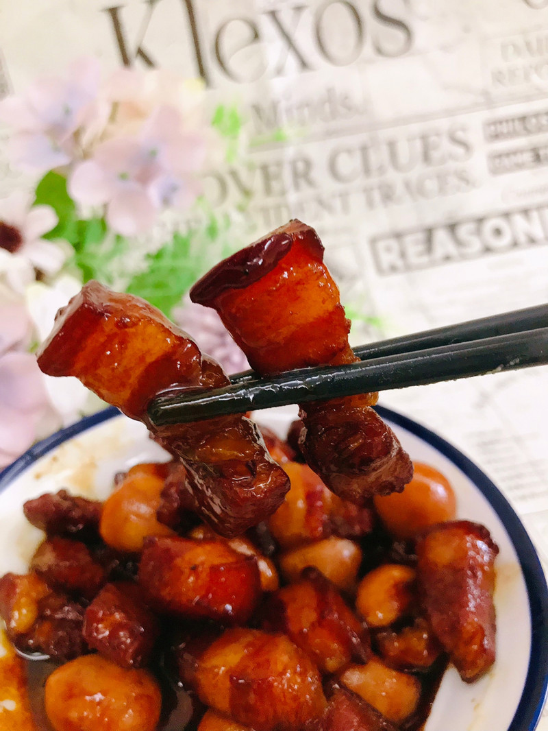 肥而不腻鹌鹑蛋红烧肉