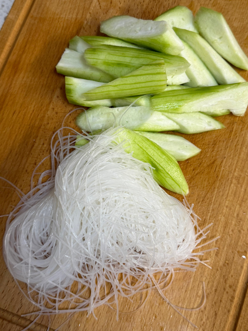 香辣蒜蓉粉丝蒸虾