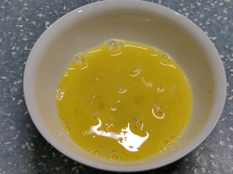 槐花虾仁炒饭
