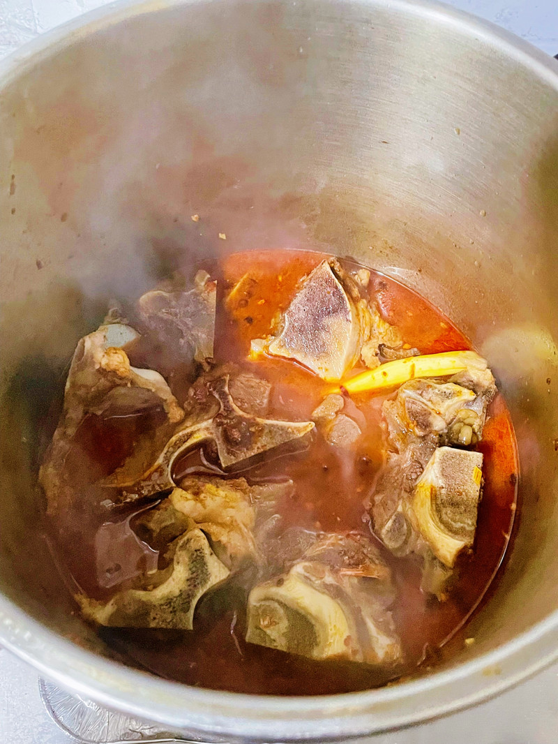 土豆炖牛脊骨
