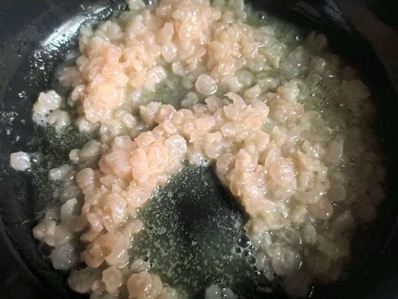 蟹粉河虾仁拌面