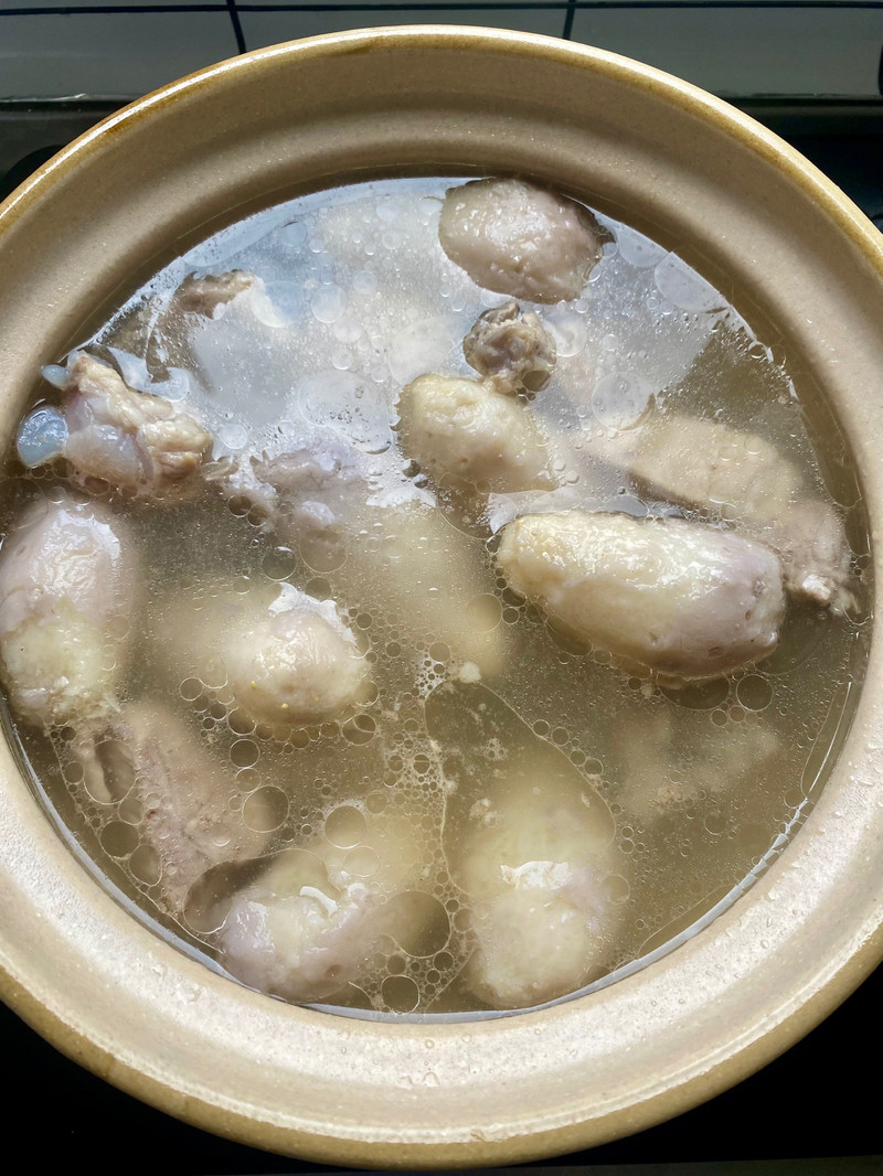 芋头排骨汤