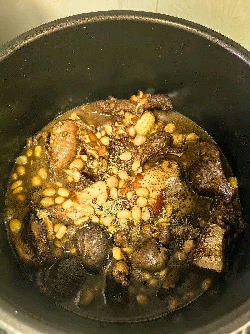 红酒烧鸭一点不油腻