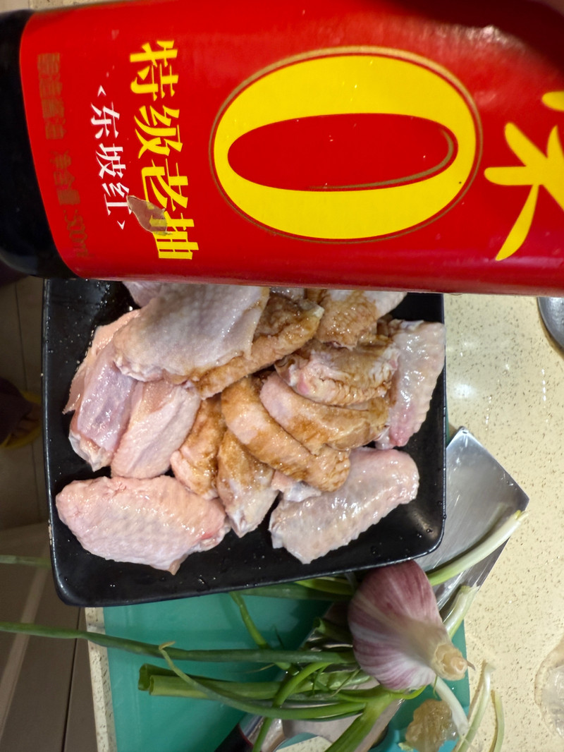 宝宝爱吃的蒜香柠檬汁汁嫩鸡翅开胃酸咸香的味道