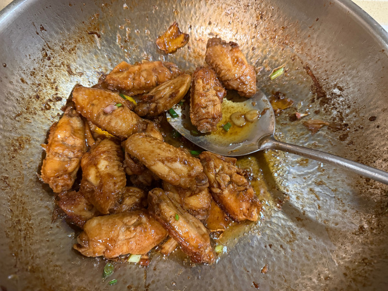 宝宝爱吃的蒜香柠檬汁汁嫩鸡翅开胃酸咸香的味道