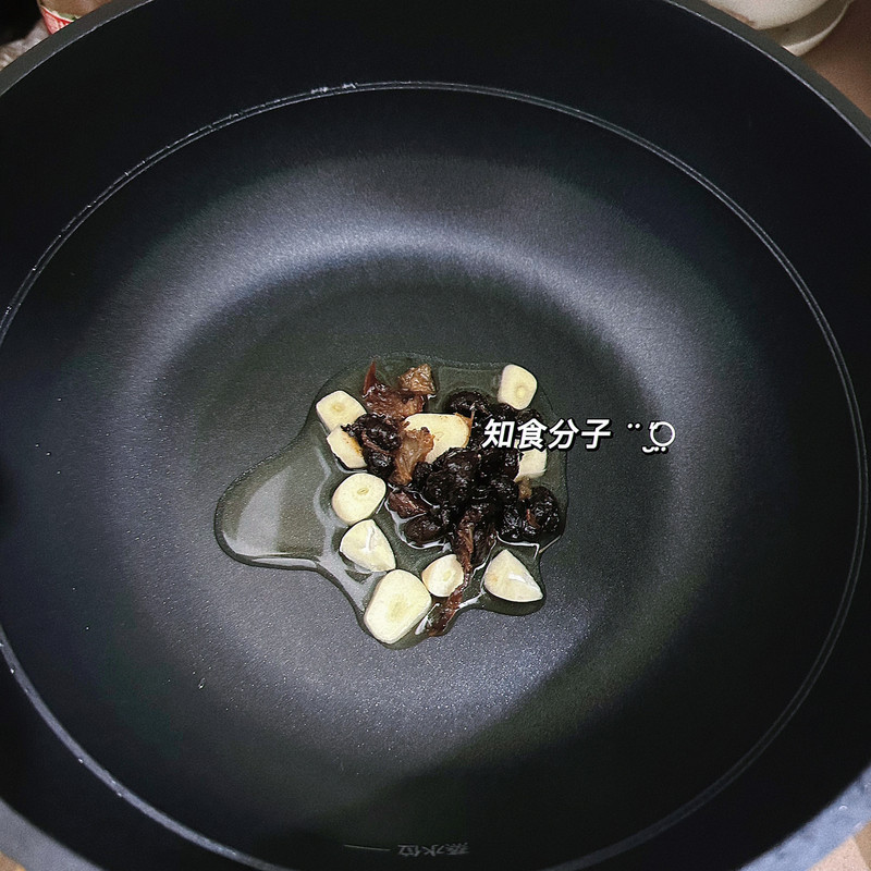 豆豉鲮鱼炒油麦菜