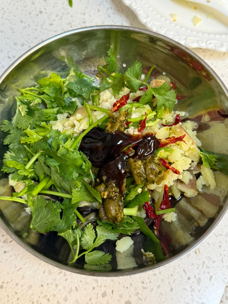 拌上大米饭香迷糊｜烧椒土豆泥拌茄子