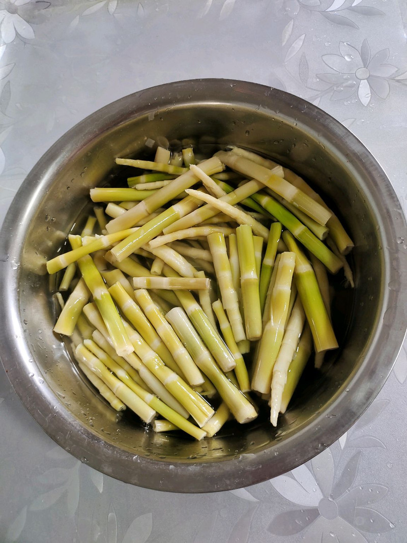 泡椒酸笋
