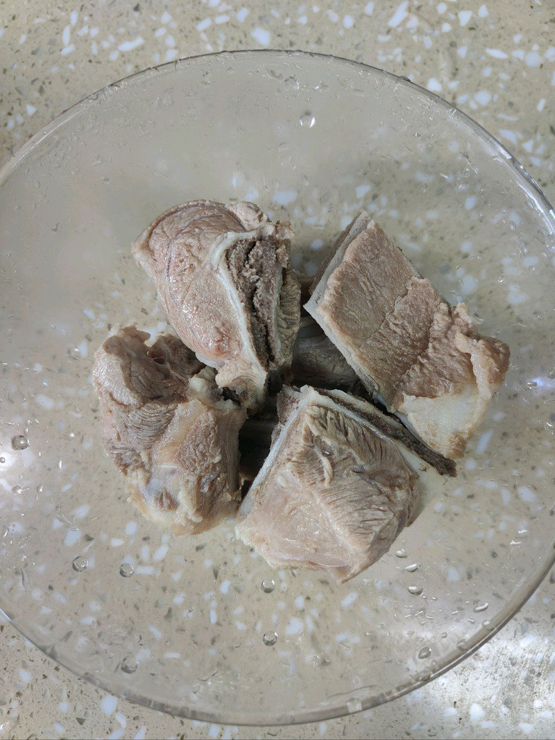 胡萝卜薏米猪骨汤