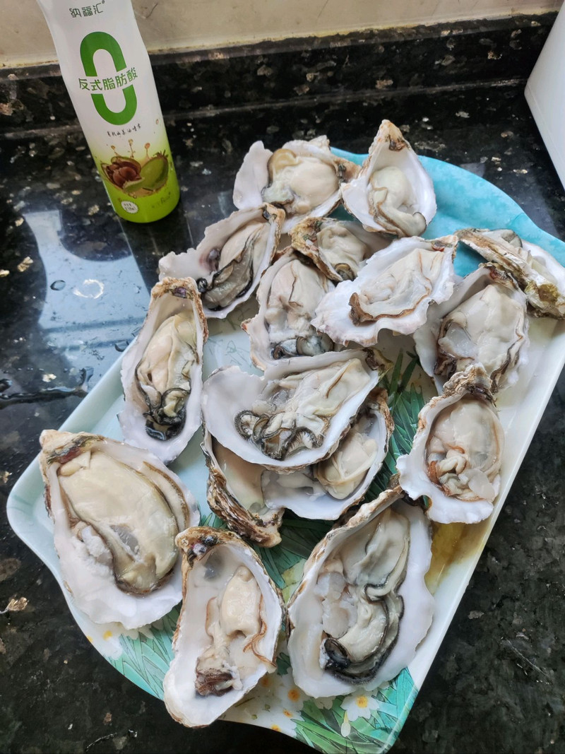 简单快手又好吃的剁椒蒜蓉蒸生蚝