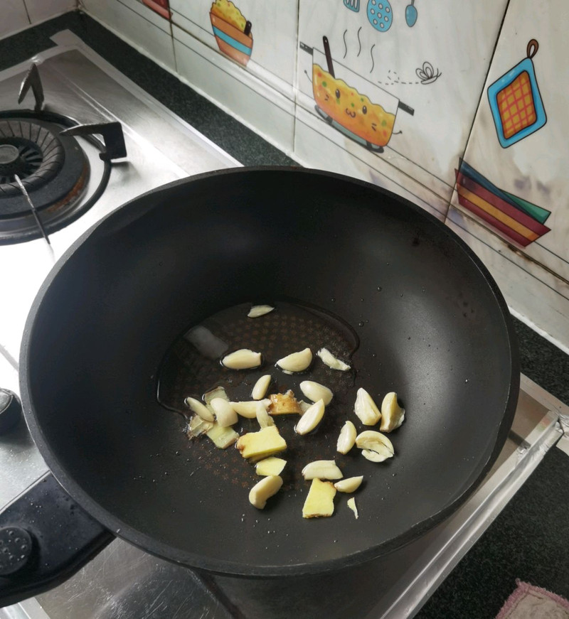 潮汕传统名菜-金不换炒薄壳