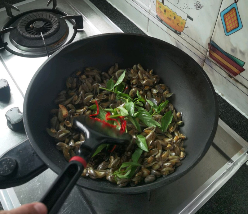 潮汕传统名菜-金不换炒薄壳
