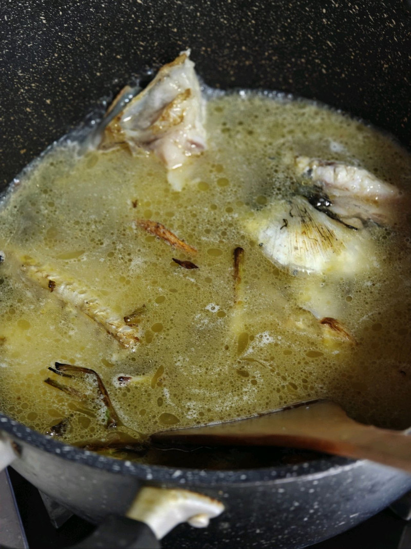 鱼头豆腐汤