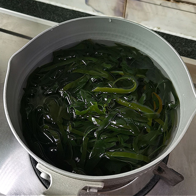 这个凉拌海带丝巨巨巨好吃!一定要试试! 这个凉拌海带丝巨巨巨好吃!一定要试试!