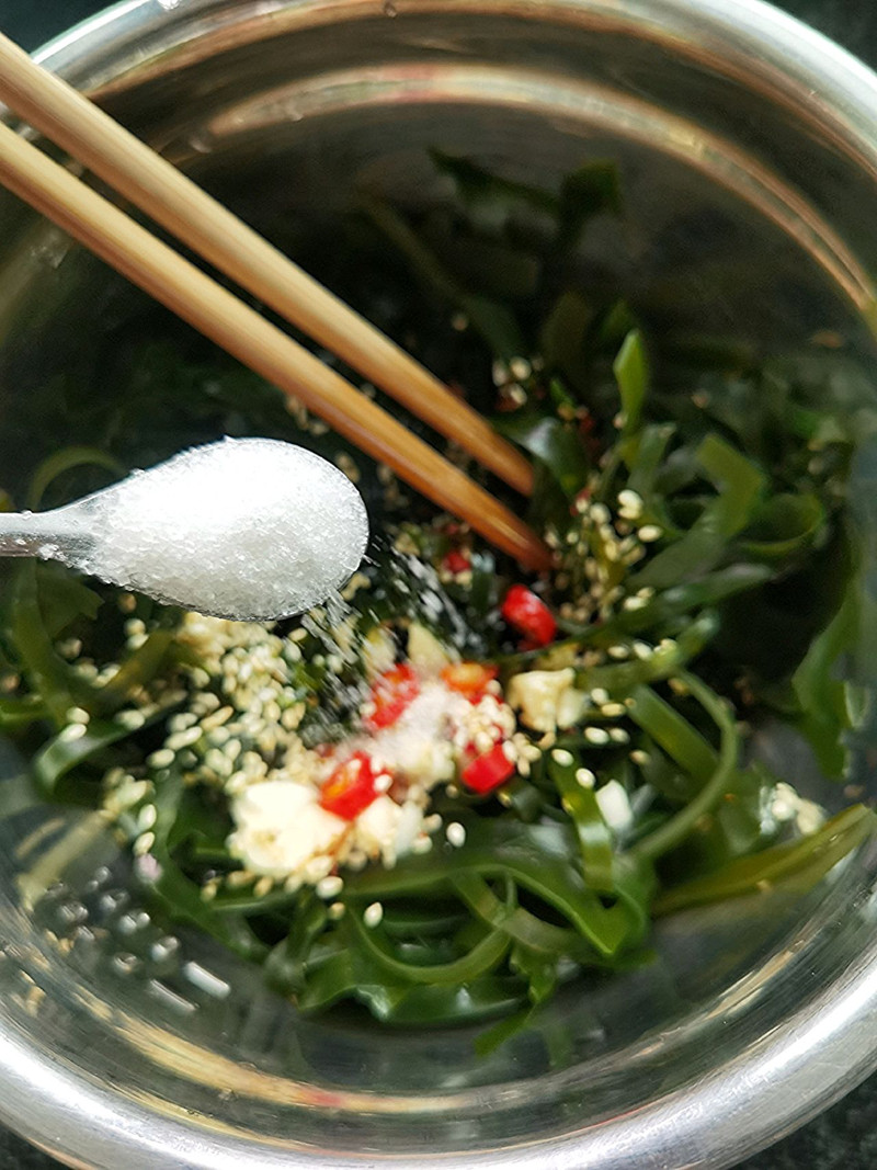 这个凉拌海带丝巨巨巨好吃!一定要试试! 这个凉拌海带丝巨巨巨好吃!一定要试试!