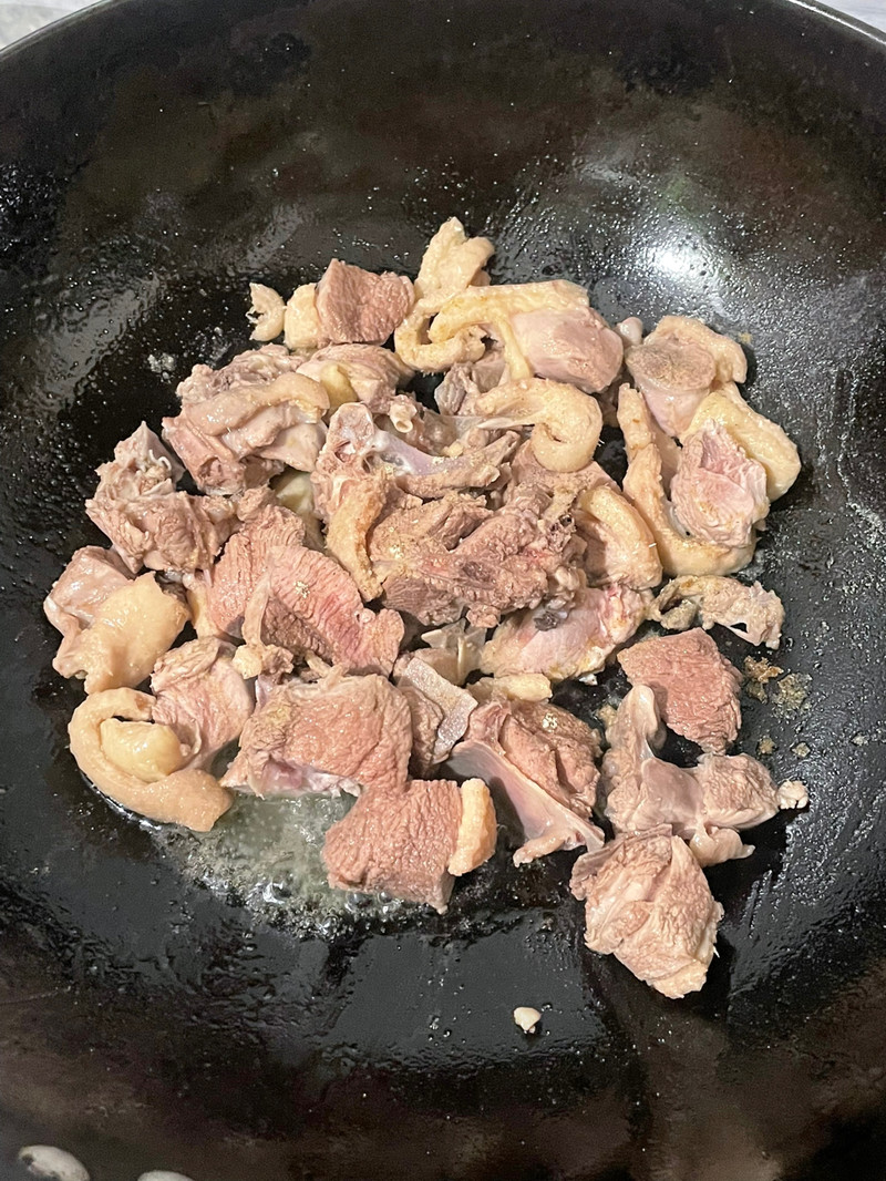 紫苏焖鸭 紫苏焖鸭