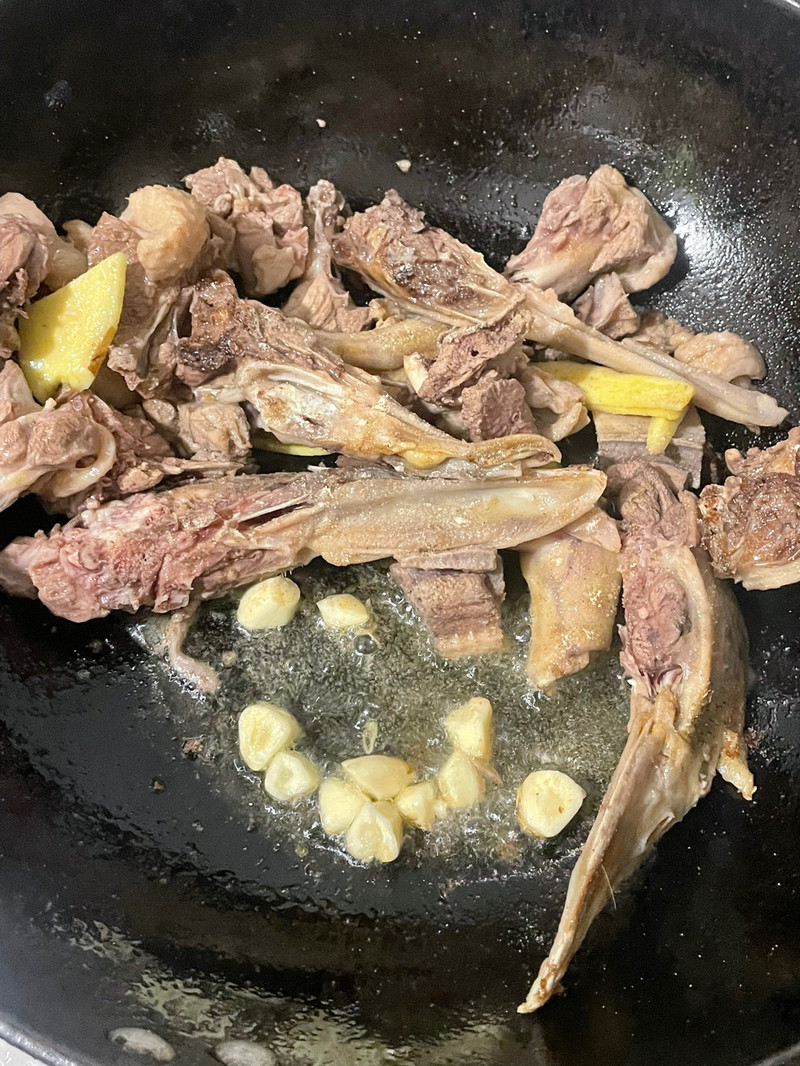 紫苏焖鸭 紫苏焖鸭