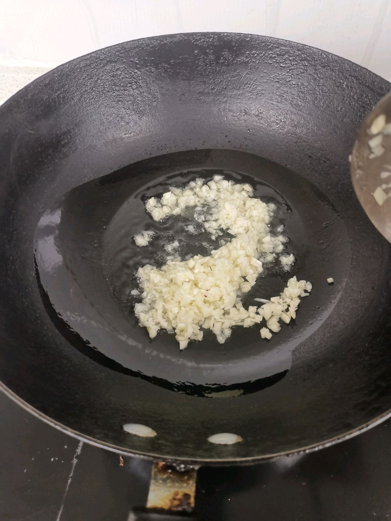 蒜蓉粉丝蒸巴沙鱼