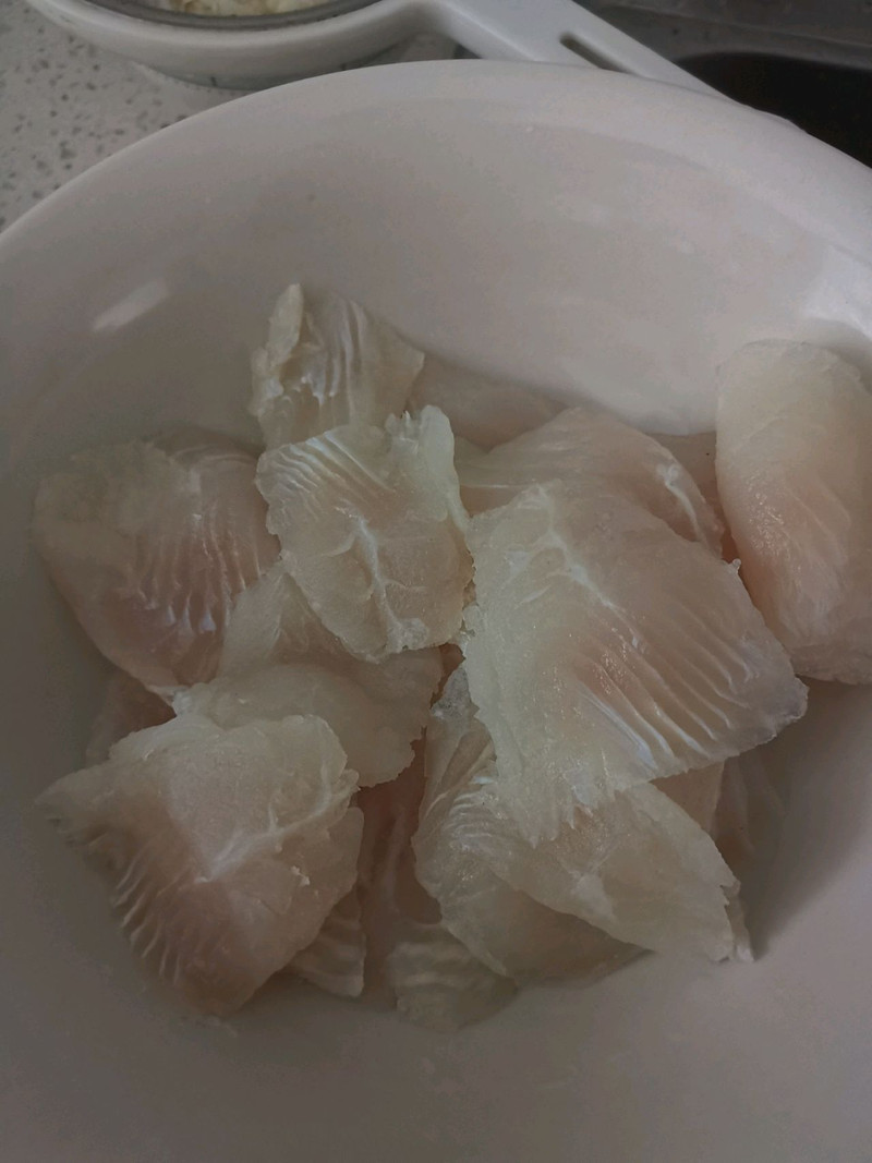 蒜蓉粉丝蒸巴沙鱼