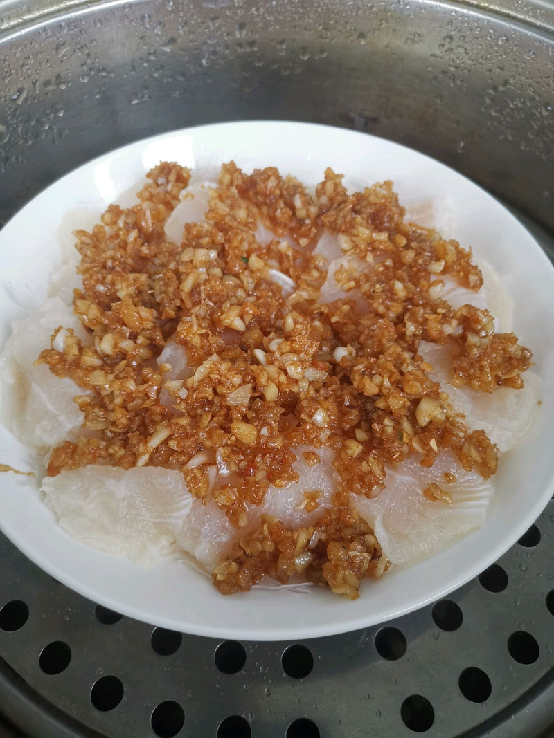 蒜蓉粉丝蒸巴沙鱼