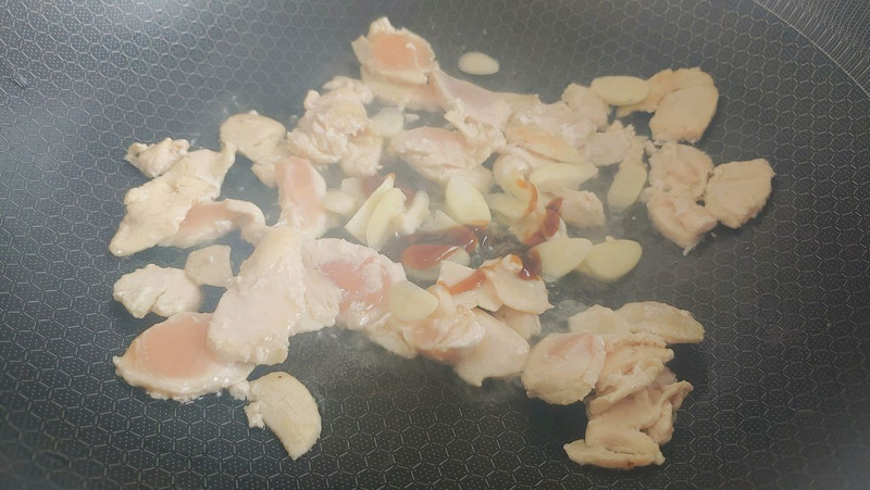蒜油鸡片红苋菜