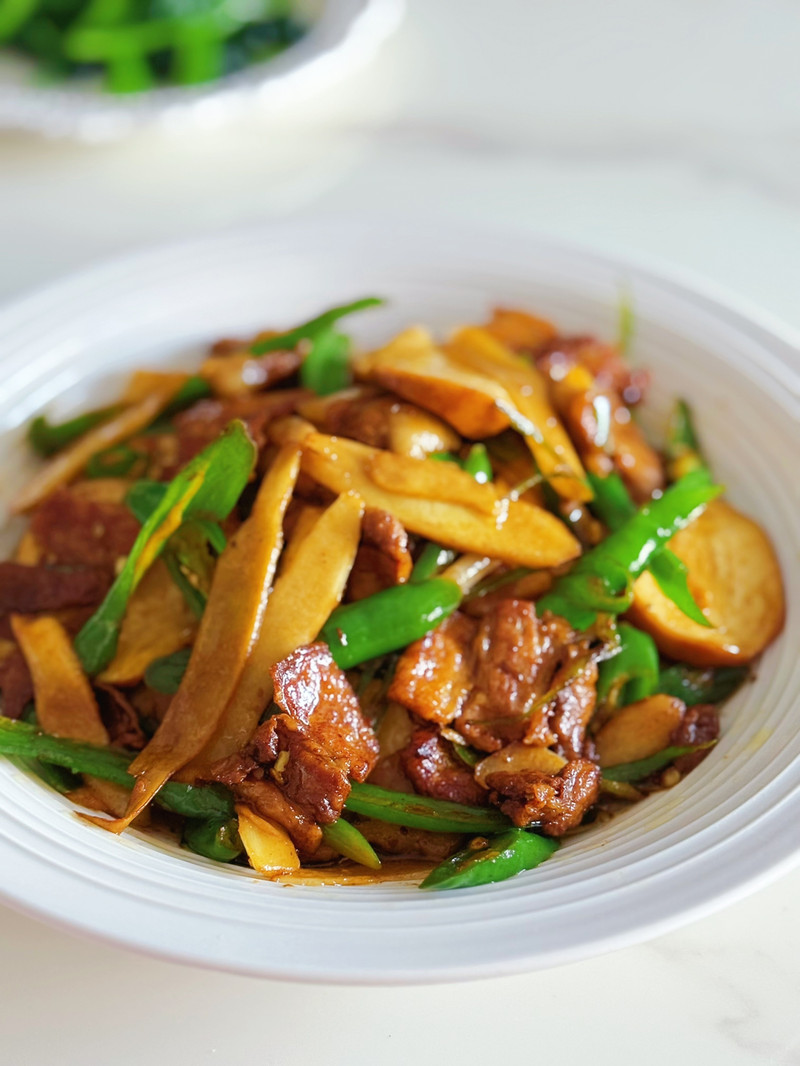 子姜素鸡回锅肉