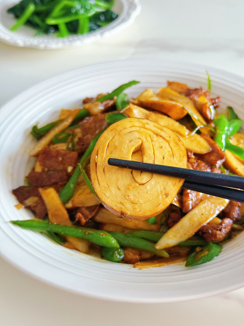 子姜素鸡回锅肉