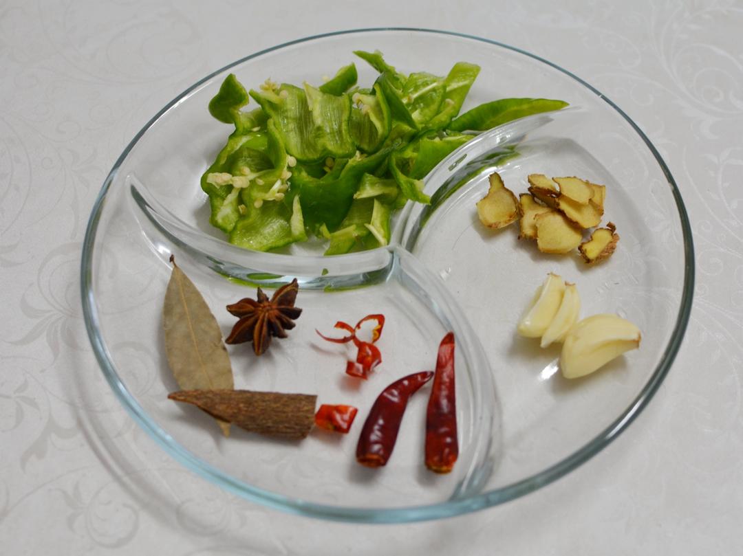 土豆焖肉
