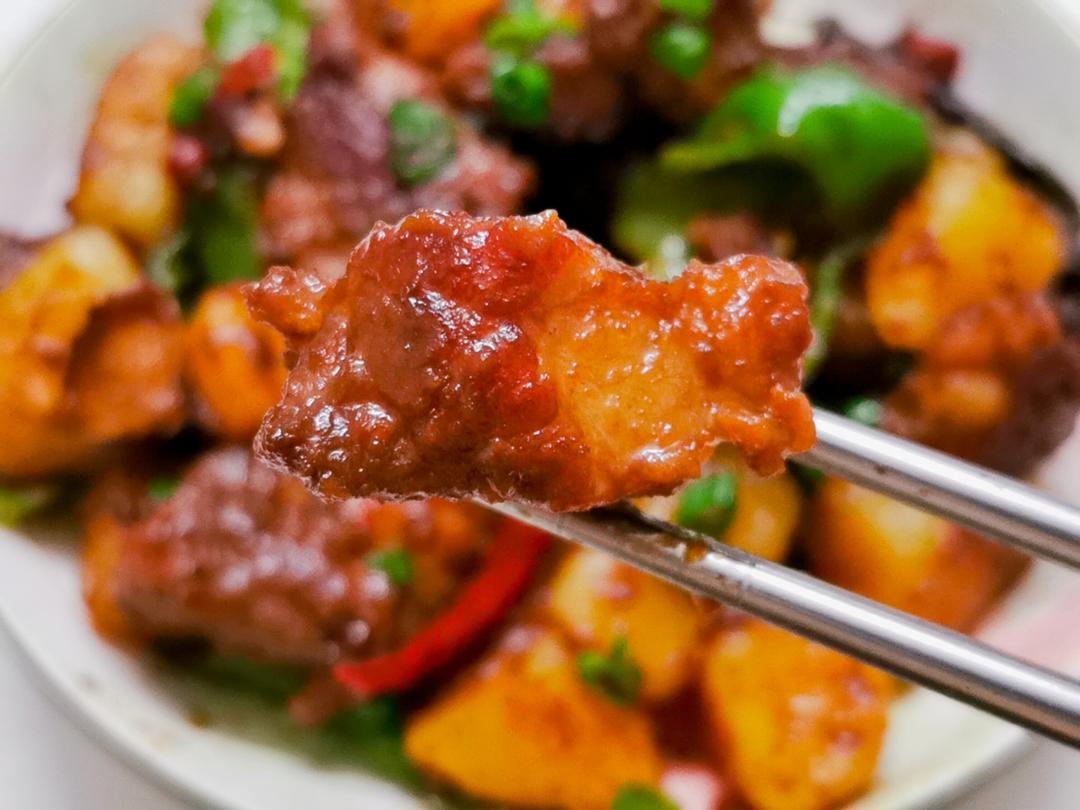 土豆焖肉