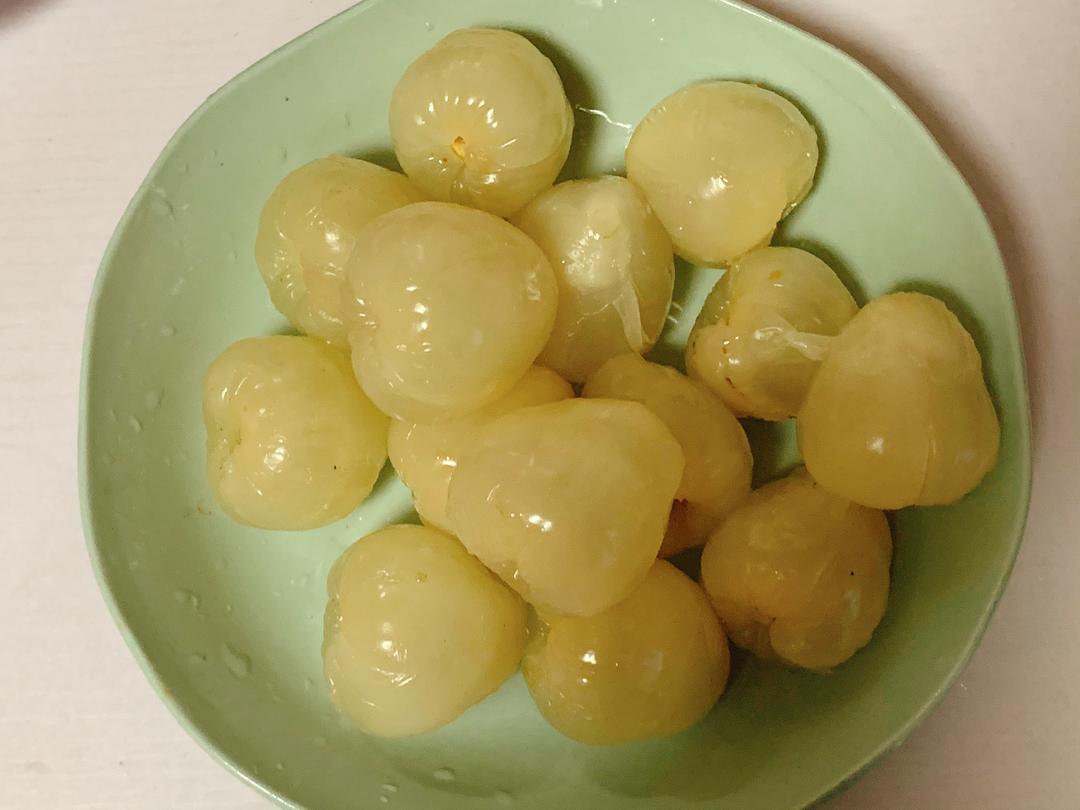 酸甜冰镇柠檬杨梅荔枝饮