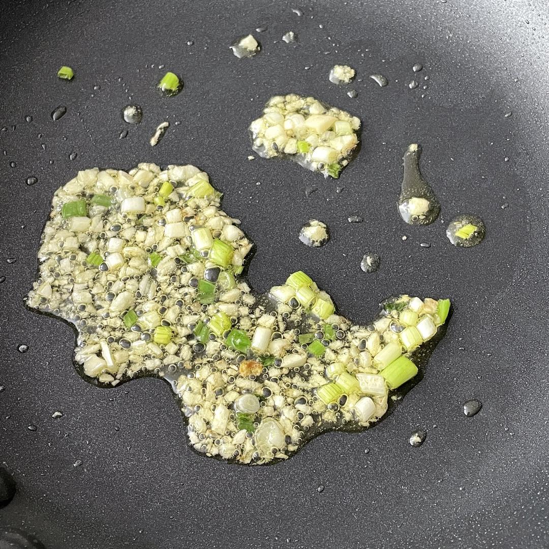 酸甜浓郁～超开胃番茄滑蛋牛肉饭