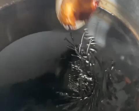 如何熬出光滑嫩嫩的烧仙草黑凉粉