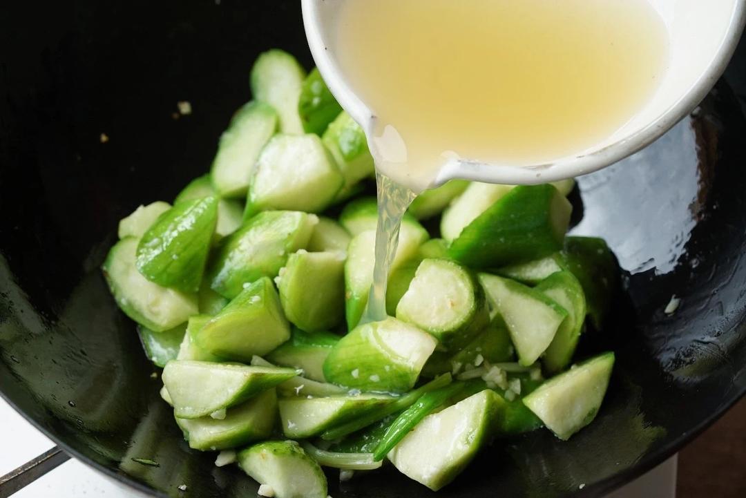 丝瓜炒蛏子