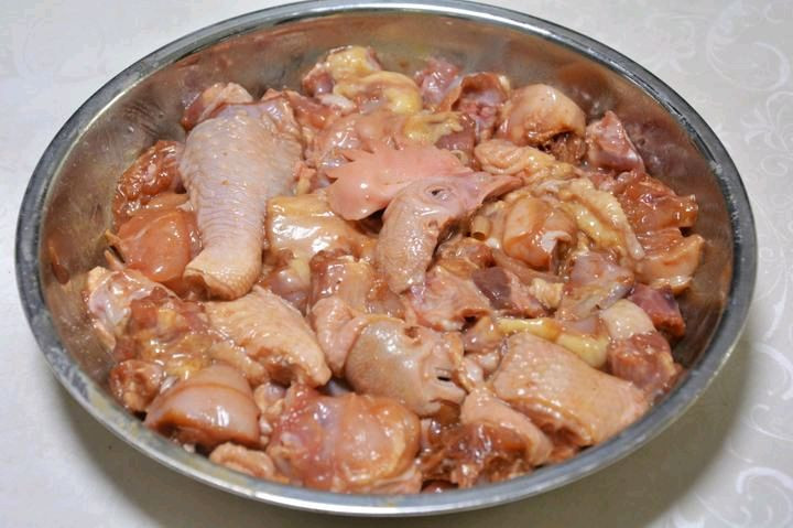 酸菜鸡肉煲