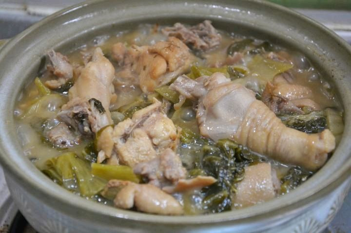 酸菜鸡肉煲