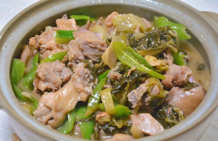 酸菜鸡肉煲