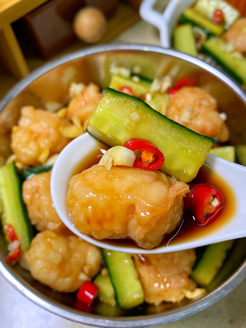 低卡减脂餐！清爽可口的凉拌黄瓜虾球