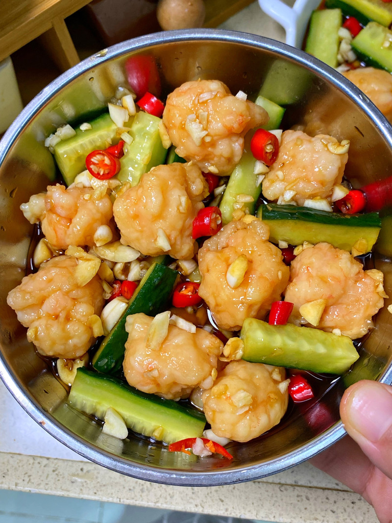 低卡减脂餐！清爽可口的凉拌黄瓜虾球