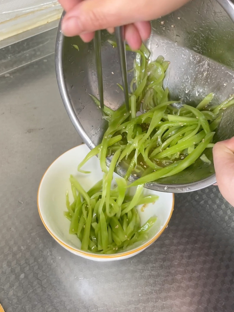 凉拌莴笋丝